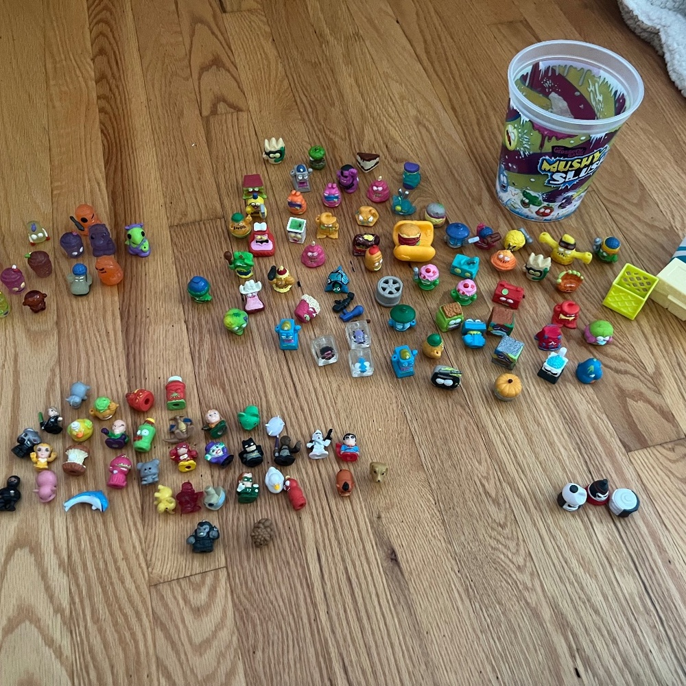 Lot of GROSSERY GANG, Squinkies , Trash Pack Ugglys pet Smashers Squishy Figures